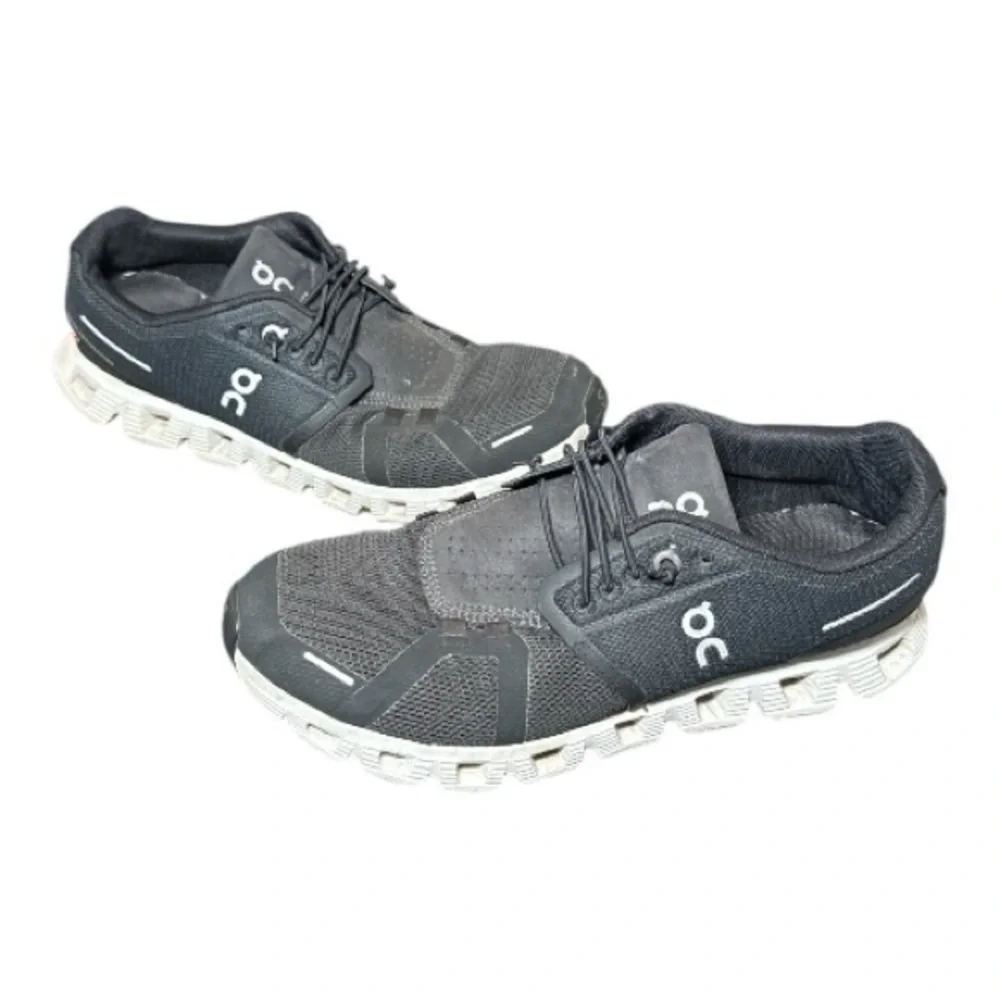 On Cloud 5 Men's Black and White Athletic Running Shoes Size 7.5